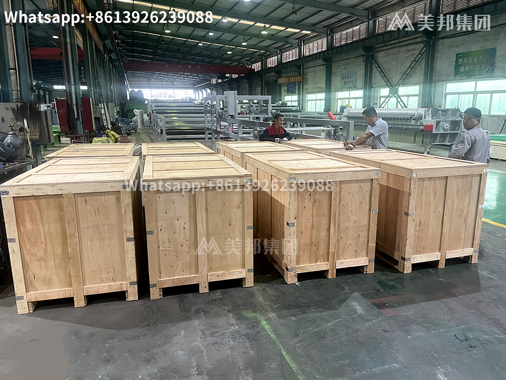 Packed Coconut Husk Cutting Machines