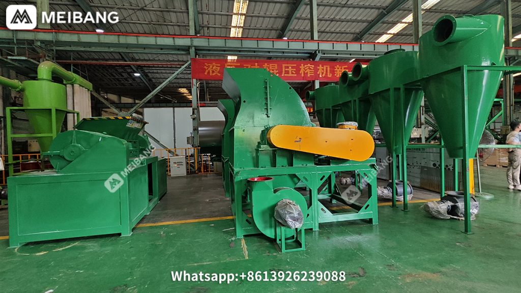 Coconut peel shredder and coconut peel crushing